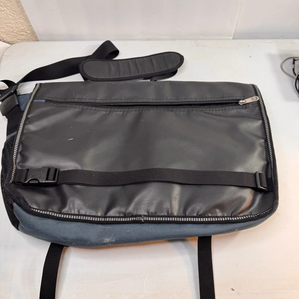 Vintage Nike Messenger Bag Laptop School Travel Bookbag Crossbody Blue Black